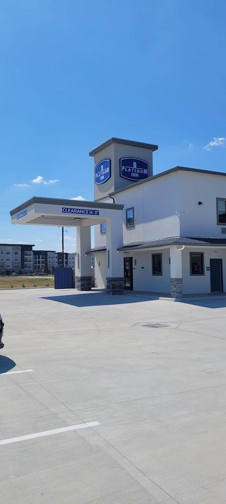 Platinum inn photo 1