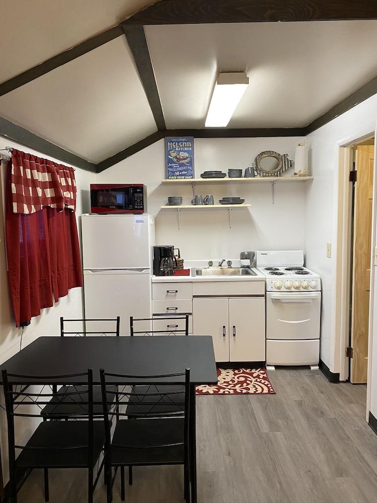 Lamplighter Cabins & Suites photo 40