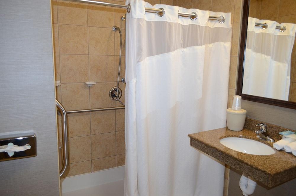 Holiday Inn Express Hotel & Suites Barstow-Outlet Center by IHG photo 19