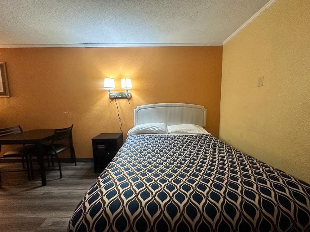 Loyalty Inn Rockingham photo 4
