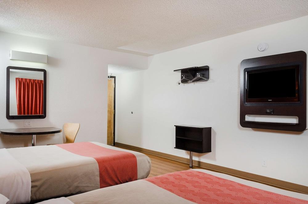 Ramada by Wyndham Merced photo 10