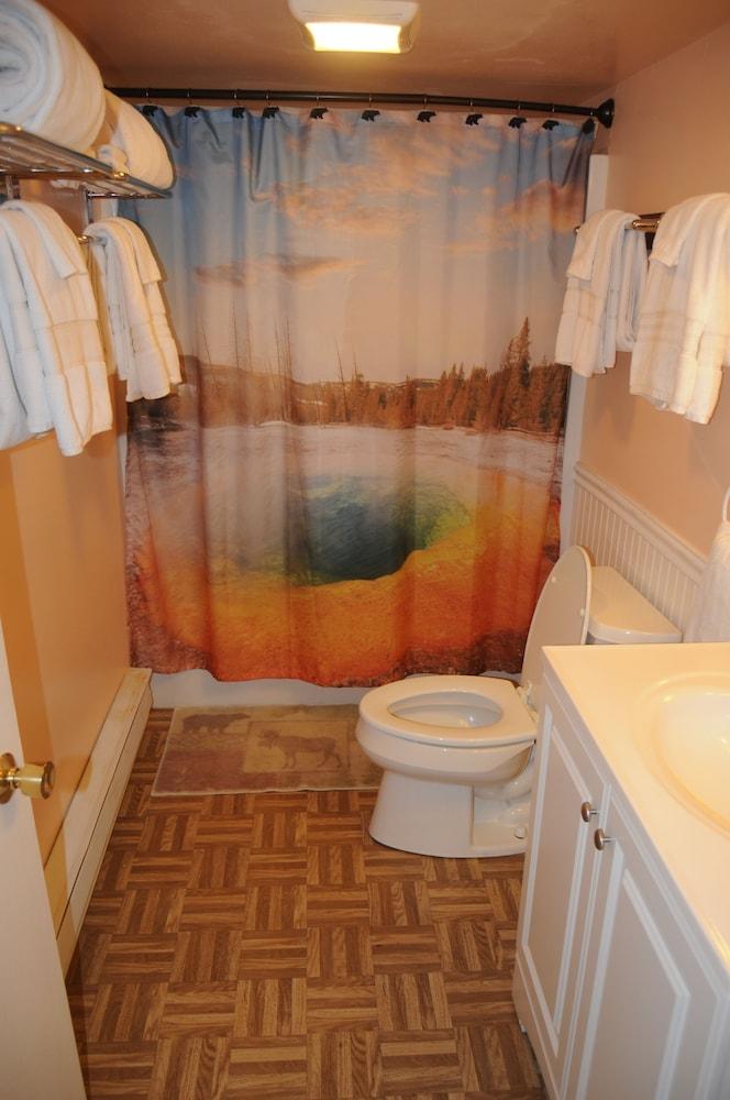Yellowstone Motel - Adults Only photo 15