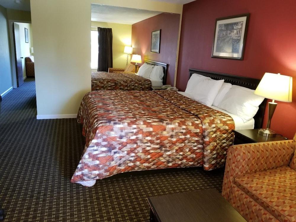 Royal Inn photo 3