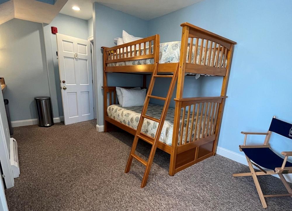 Beach Breeze Inn photo 80