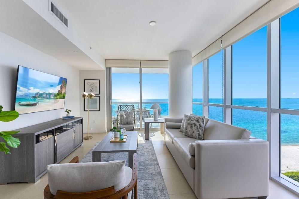 Dharma Home Suites Miami at Monte Carlo photo 94