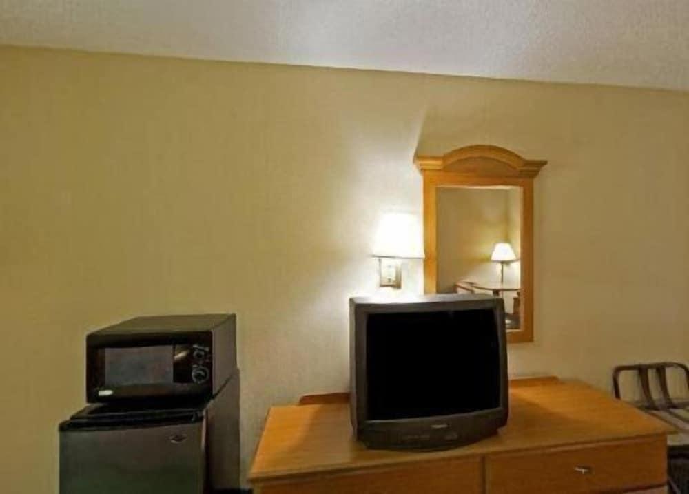 Americas Best Value Inn Grenada photo 8