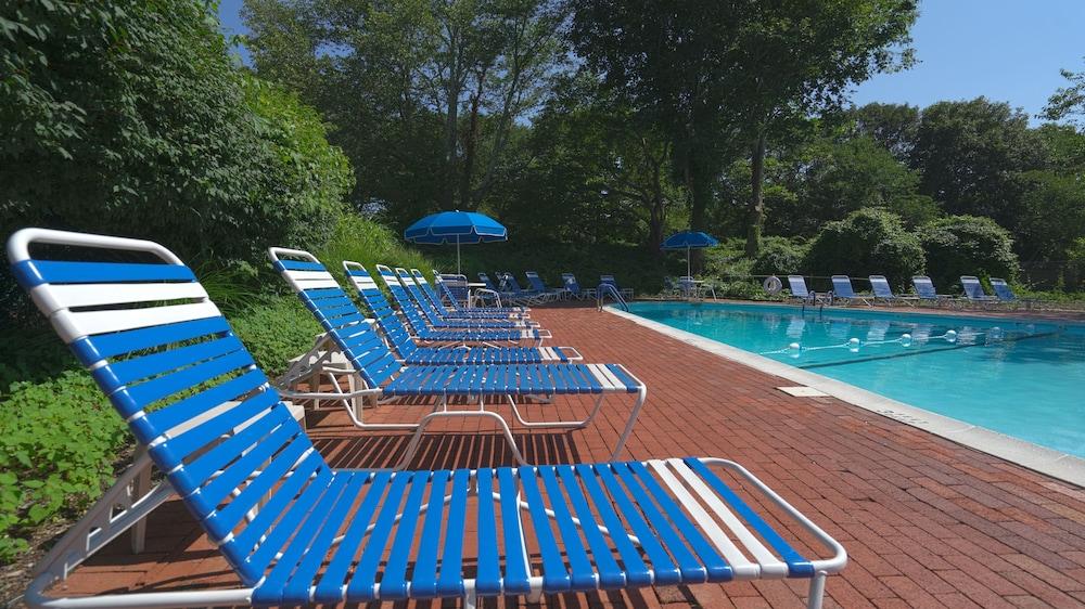 East Hampton House Resort photo 3