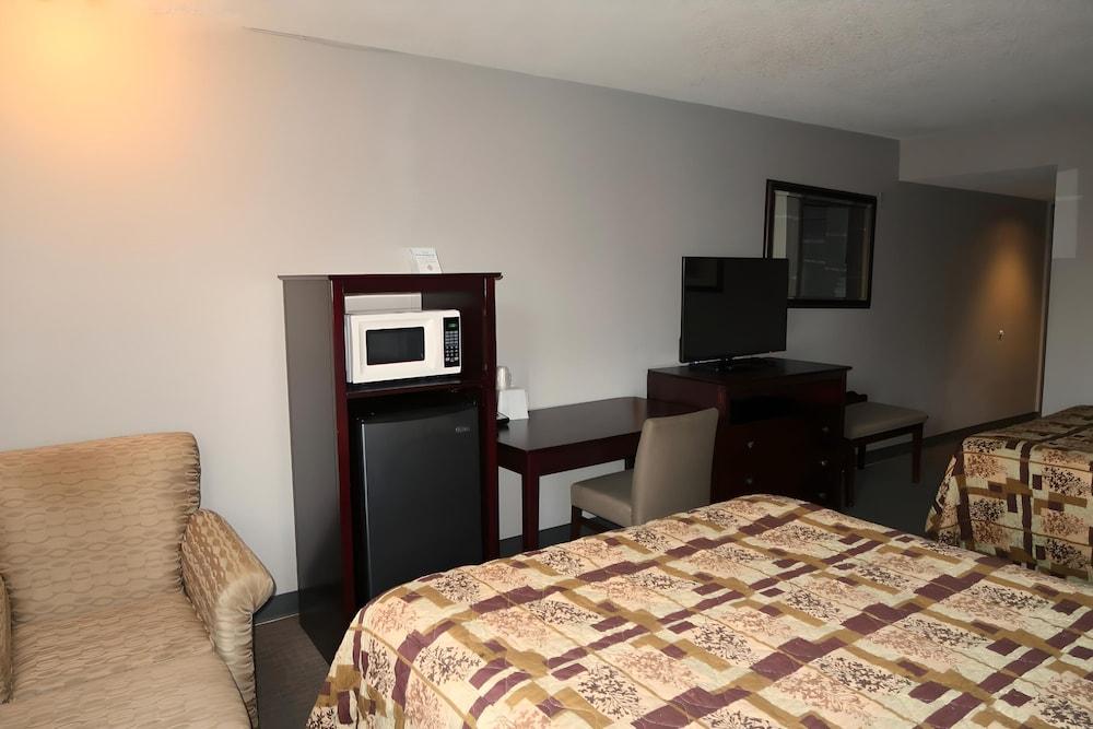 Economy Inn Auburn photo 11