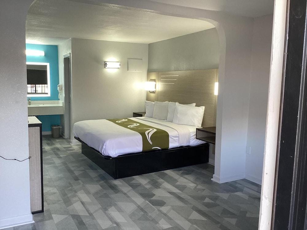 Pleasanton Executive Inn By OYO photo 9