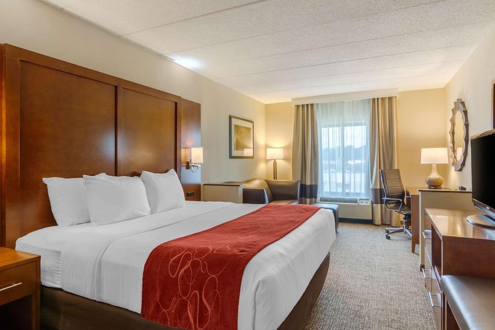 Comfort Suites South Park photo 5