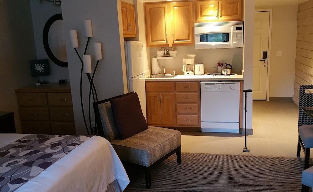 GetAways at Palm Springs Tennis Club photo 37