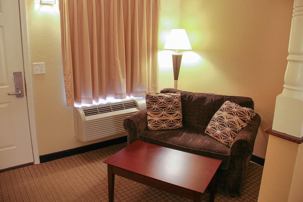 Relax Inn & Suites photo 68