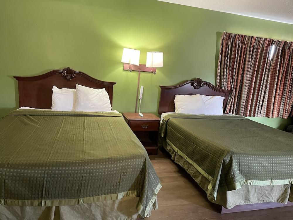 Gas Lite Motel photo 26