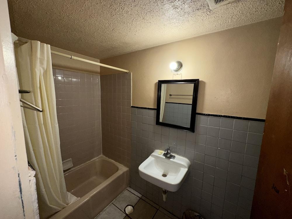 Crestview Motel Inc photo 6