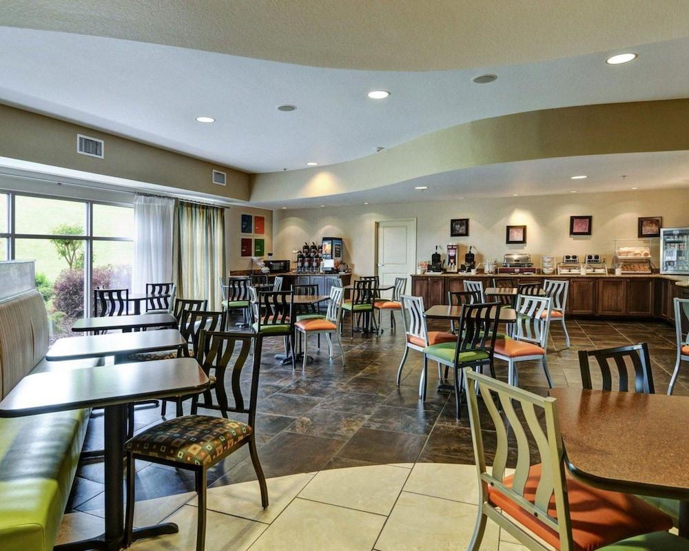 Comfort Suites near Hot Springs Park photo 32