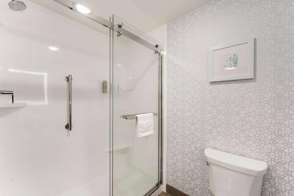 Hampton Inn Milford photo 19