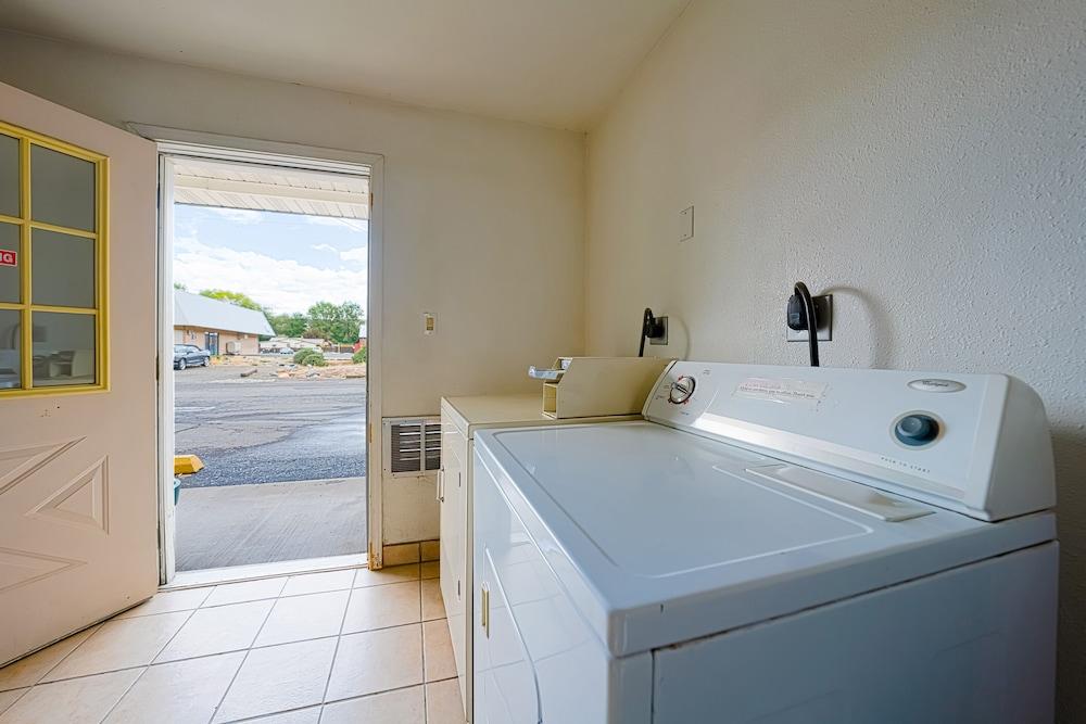 Budget 8 Motel John Day photo 44