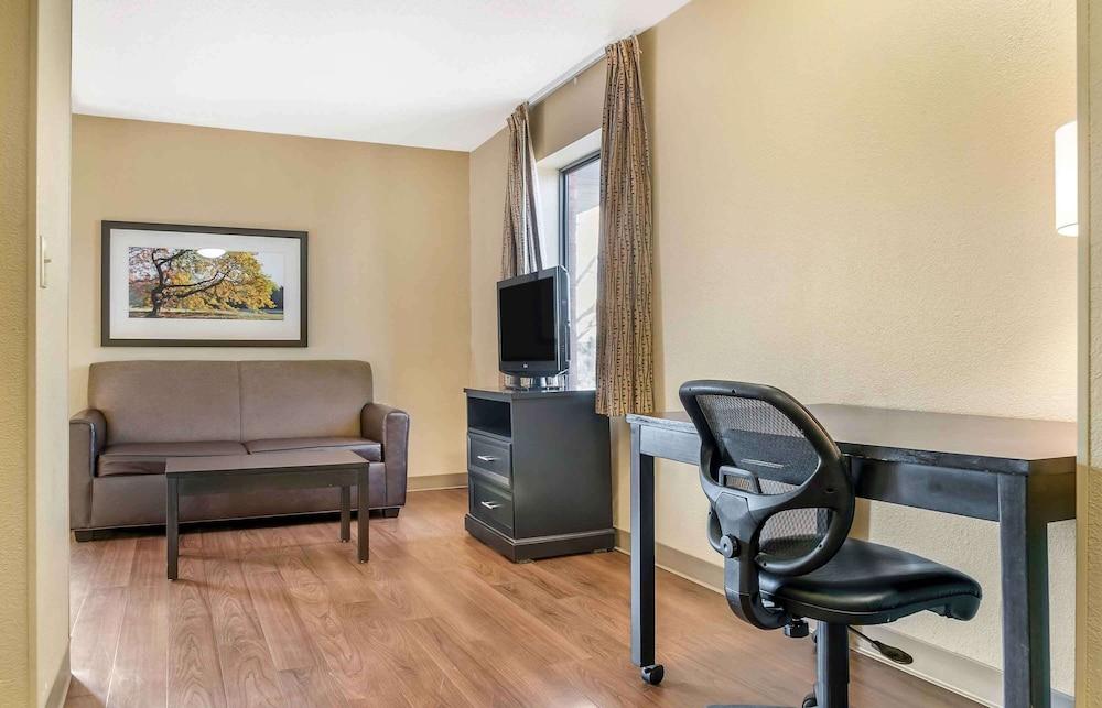 Extended Stay America Select Suites Detroit Ann Arbor Univ S photo 12