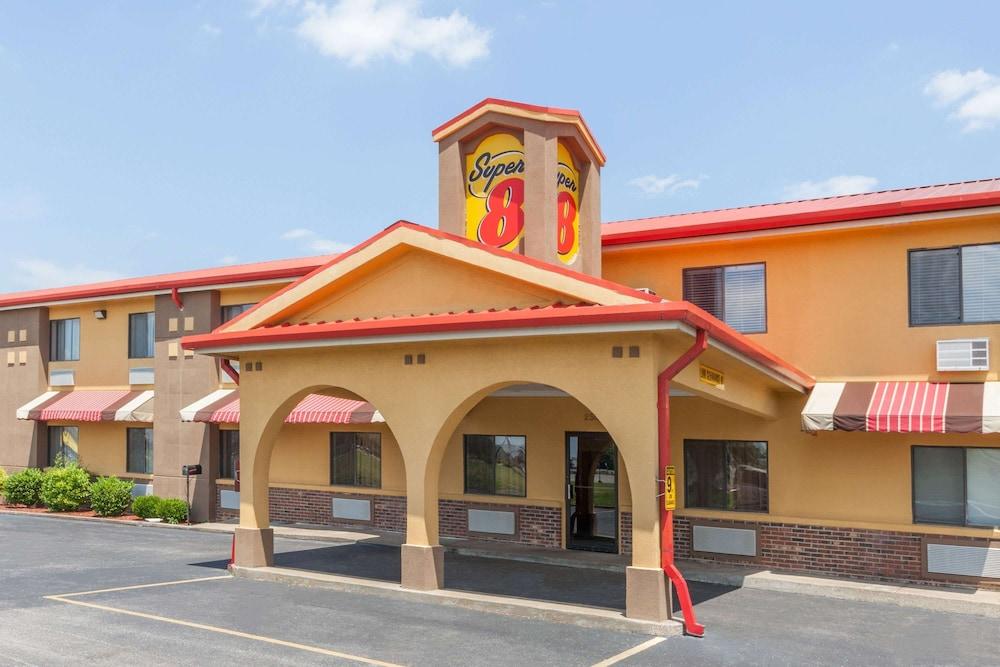 Super 8 by Wyndham Bowling Green South photo 15