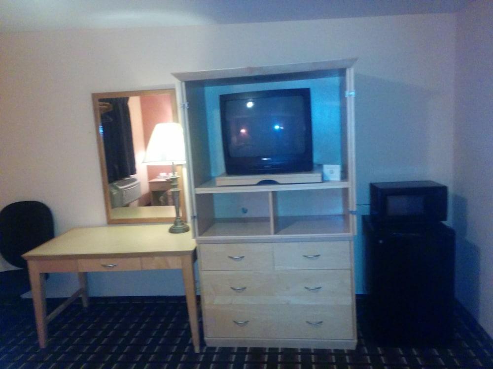 Budget Host Motel Gainesville photo 10