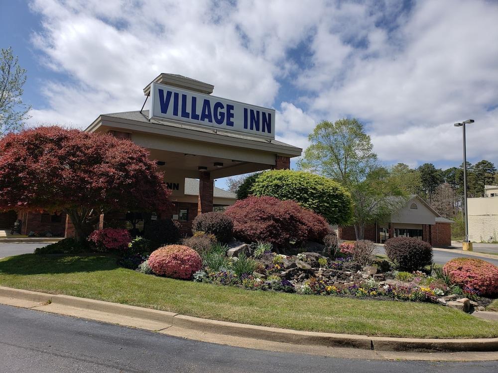 Hotsprings Village Inn photo 1