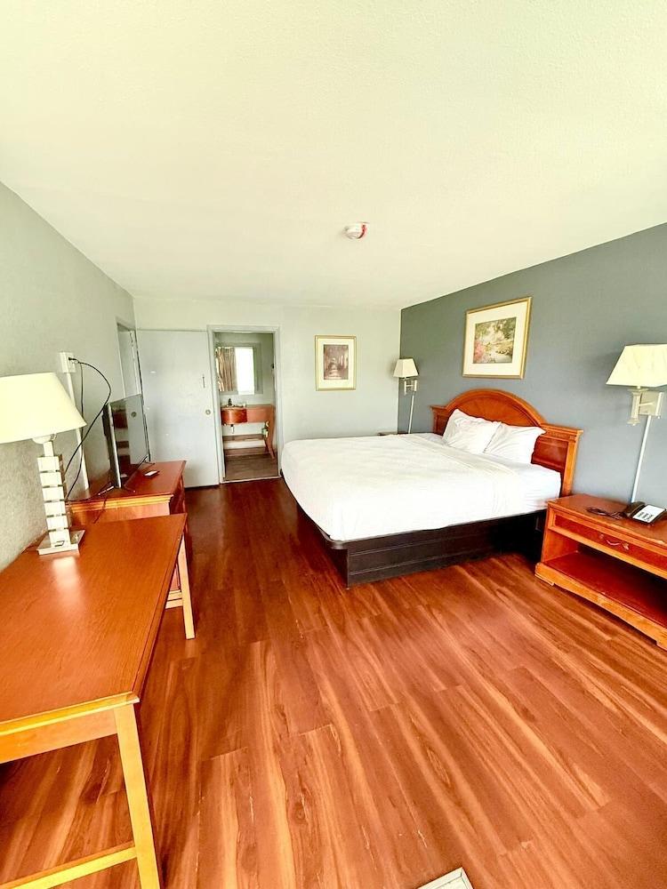 VIP INN AND SUITES photo 16