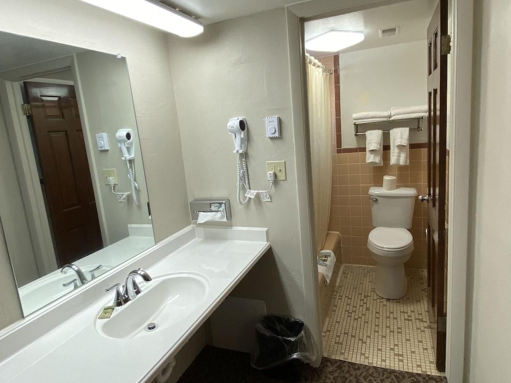 Dunes Inn photo 50