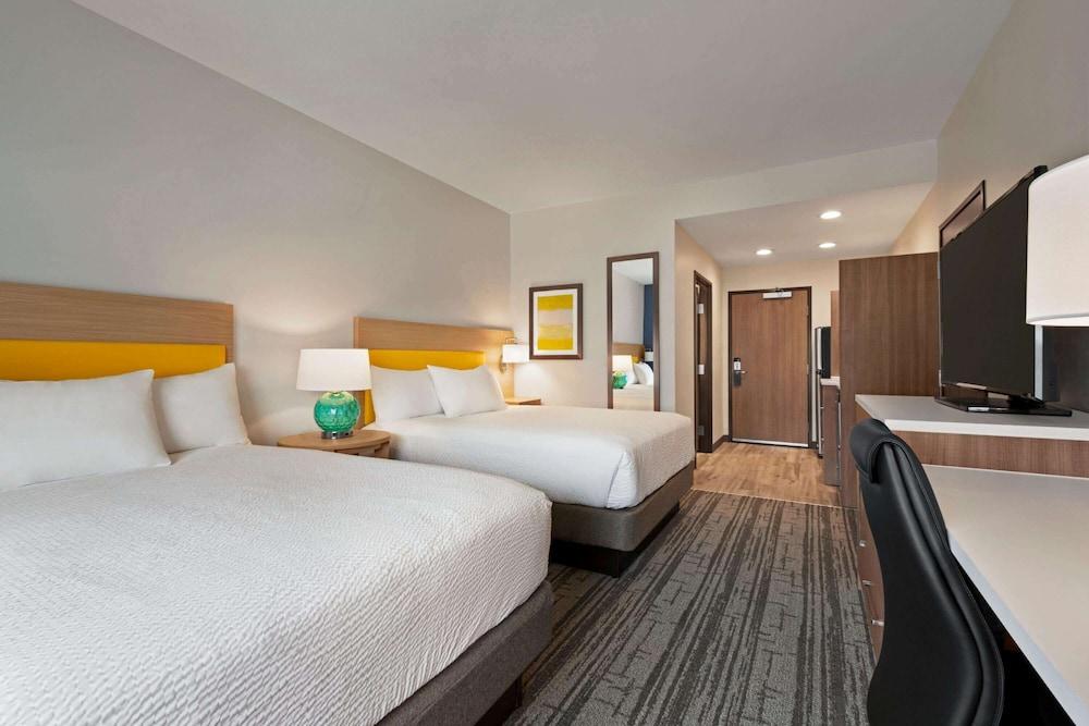 Days Inn & Suites by Wyndham Beaumont West / I-10 & Walden photo 38