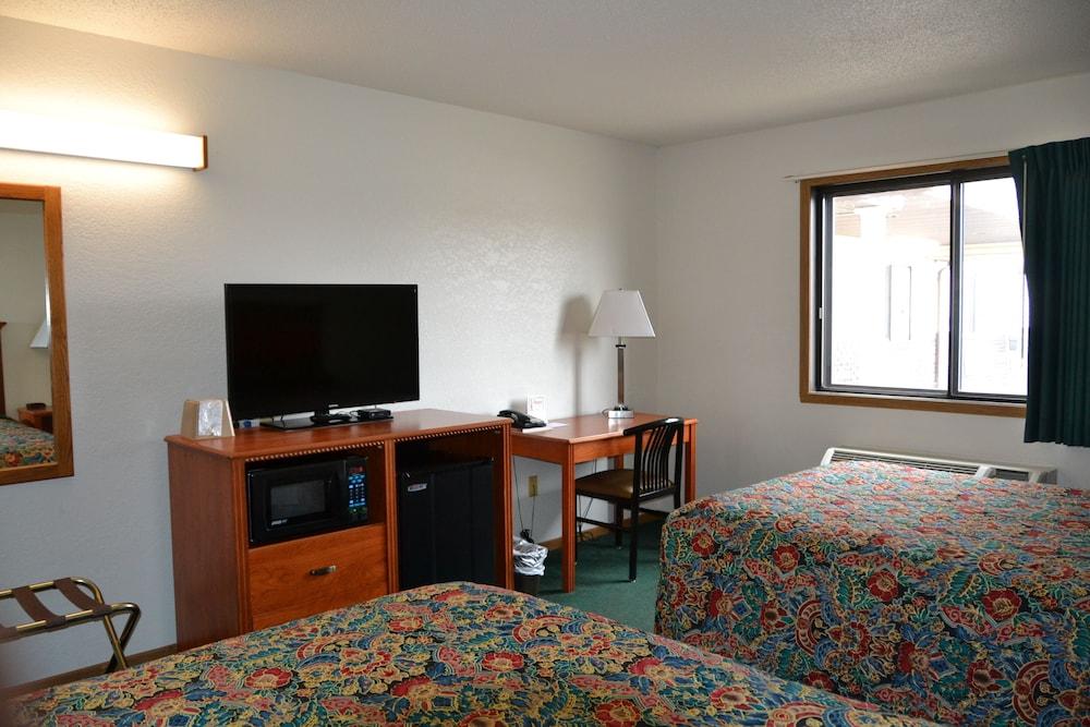 Carrington Inn & Suites photo 2