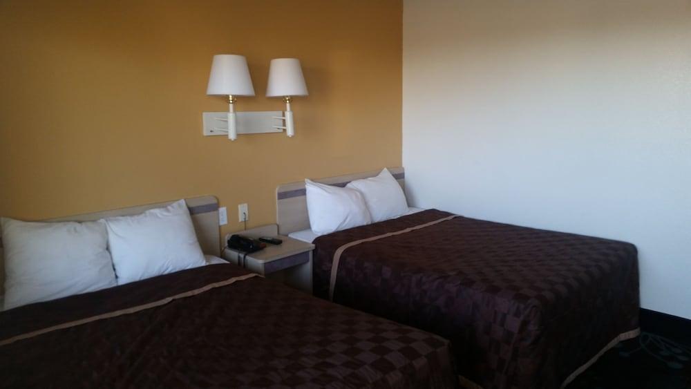 Americas Best Value Inn Amarillo Airport photo 22