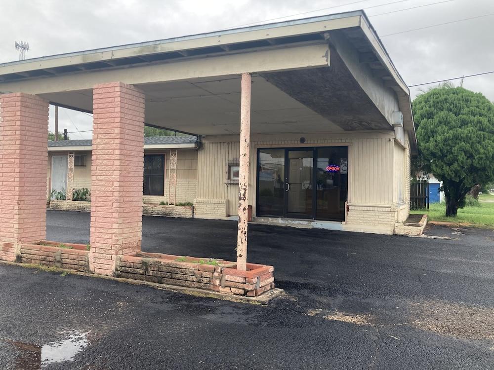 Capri motel — hotel in Alice