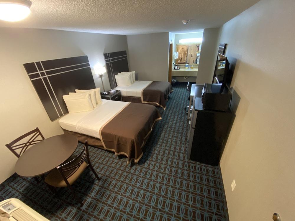 Deluxe Inn Fayetteville - I-95 Exit 49 photo 41