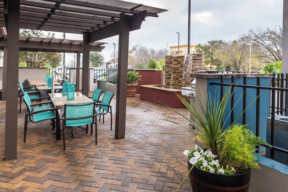 SpringHill Suites Houston Baytown photo 10