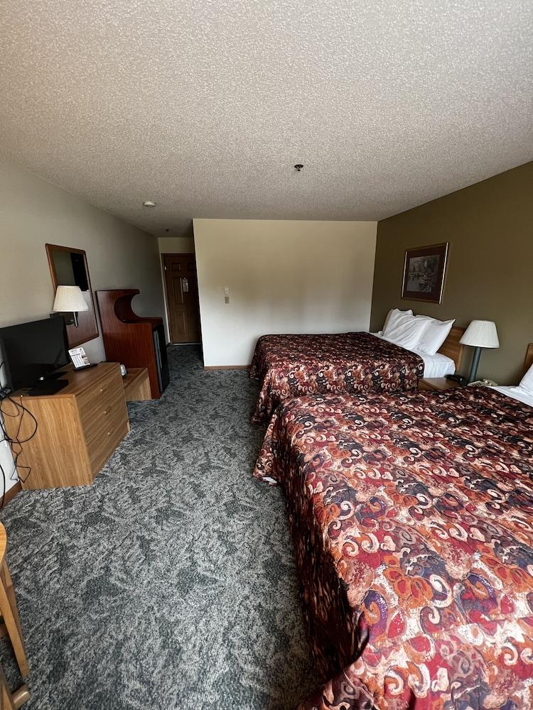 Budget Host Inn & Suites photo 9