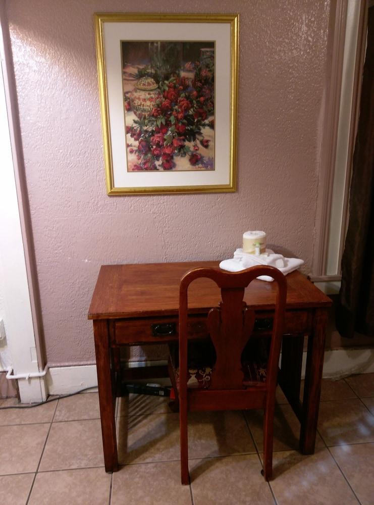 Monterey Inn Hotel photo 62