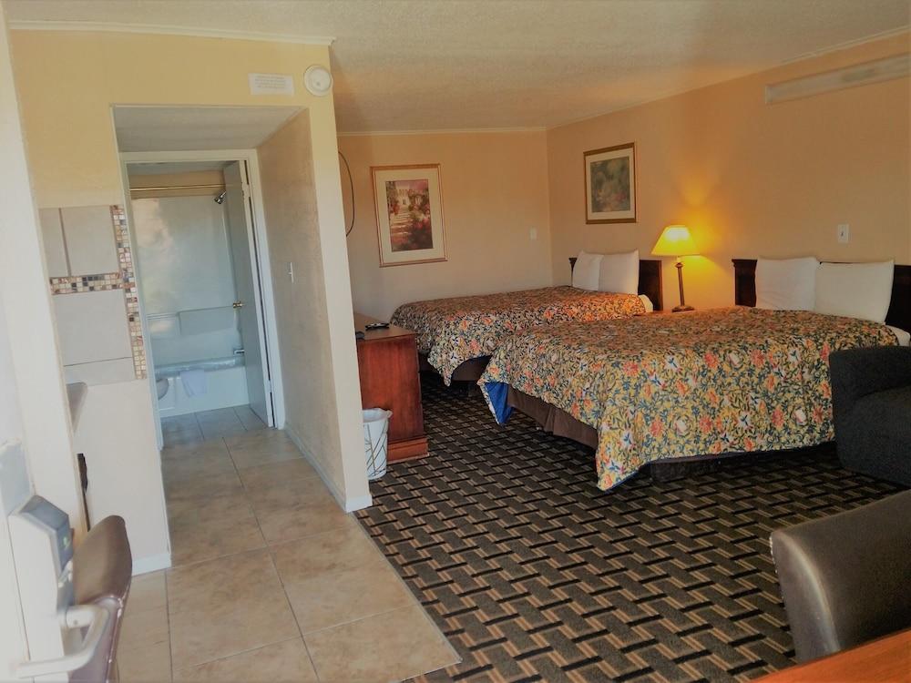 Grand View Plaza Inn & Suites photo 68