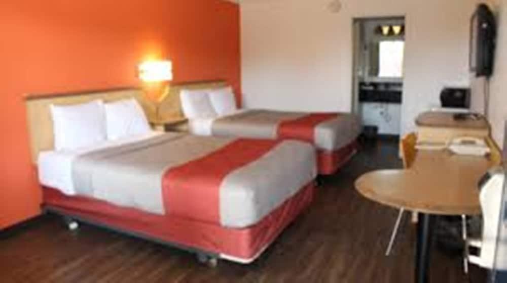 Motel 6 - Dayton, OH photo 23