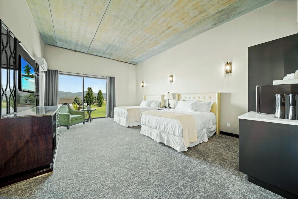 The Suites at Prairie Falls & Event Center photo 2