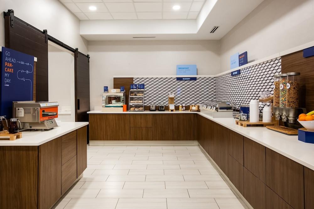 Holiday Inn Express Hotel & Suites Fairburn by IHG photo 23