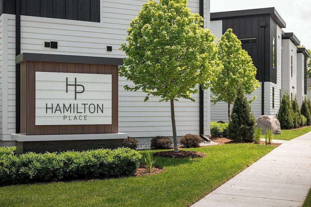 Hamilton Place photo 15