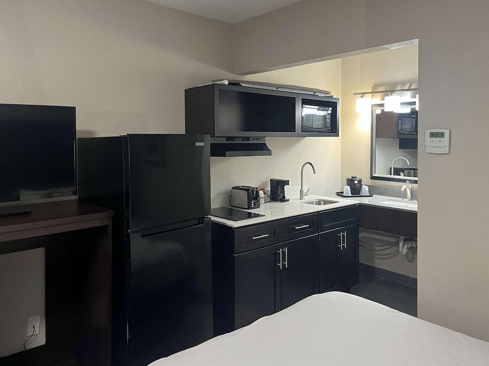 Studio 6 Charlotte, NC – Airport South photo 10