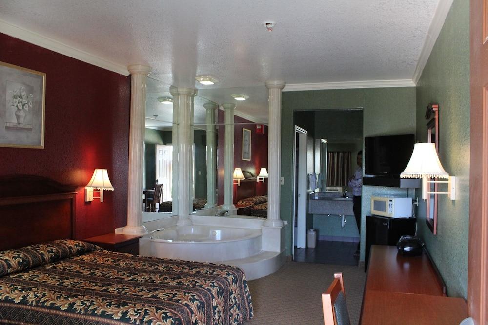 Budget Inn photo 6
