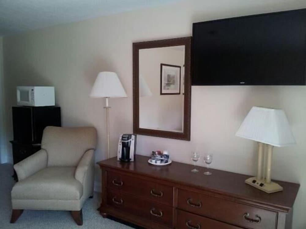 Lake Winnipesaukee Motel photo 11