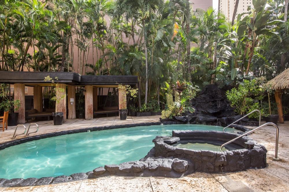 Castle Bamboo Waikīkī Hotel photo 35