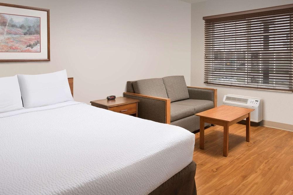 WoodSpring Suites Memphis East I-40 photo 10