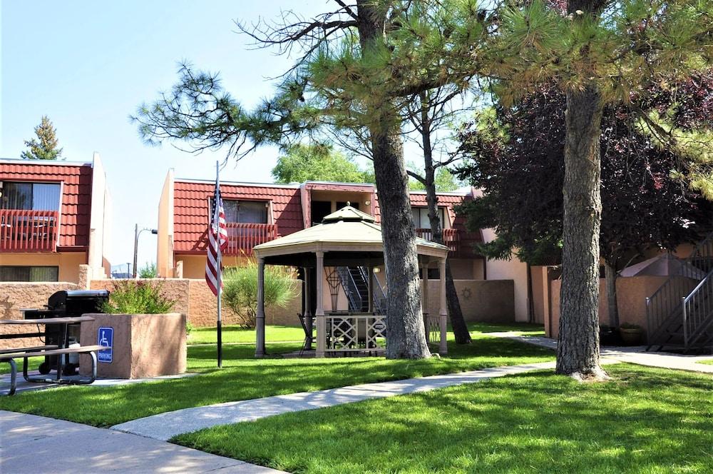 Pinecliff Village photo 10