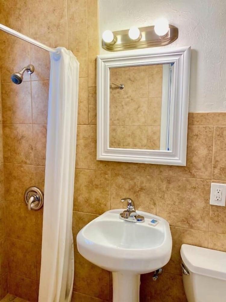Glades Motel photo 6