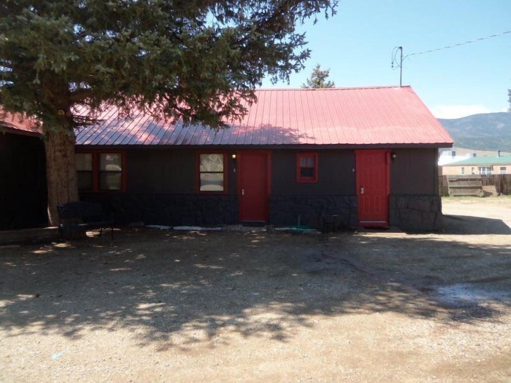 The Gold Pan Motel photo 17