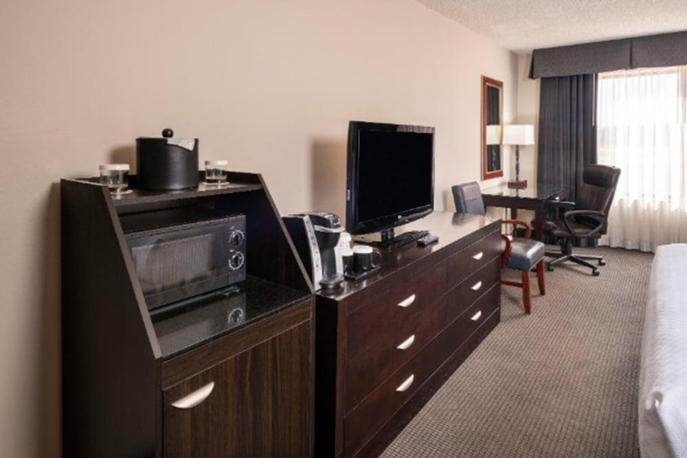 FairBridge Hotel by Concord Plaza photo 3