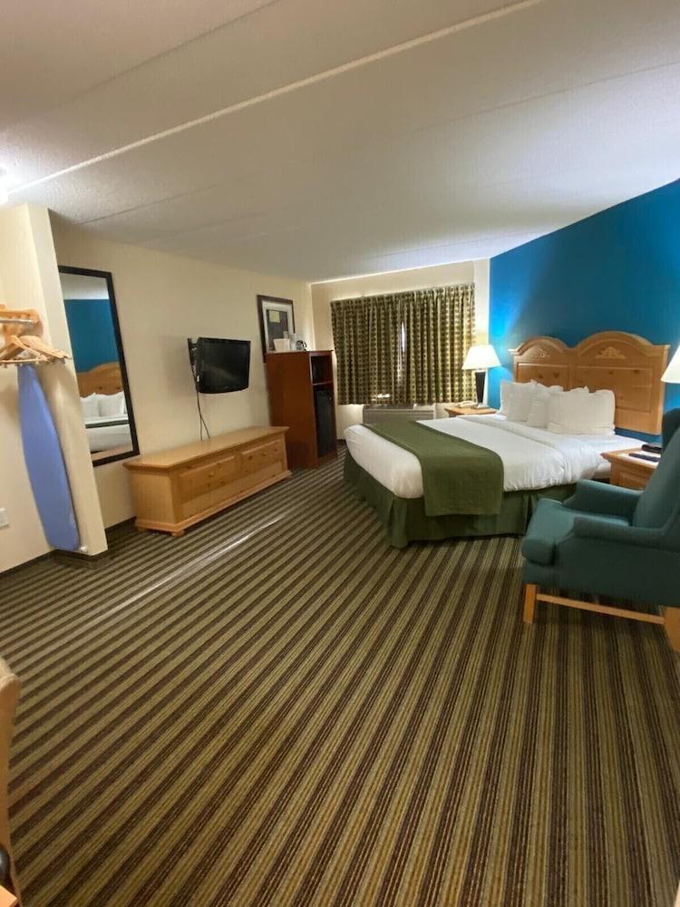 American Inn and Suites photo 29